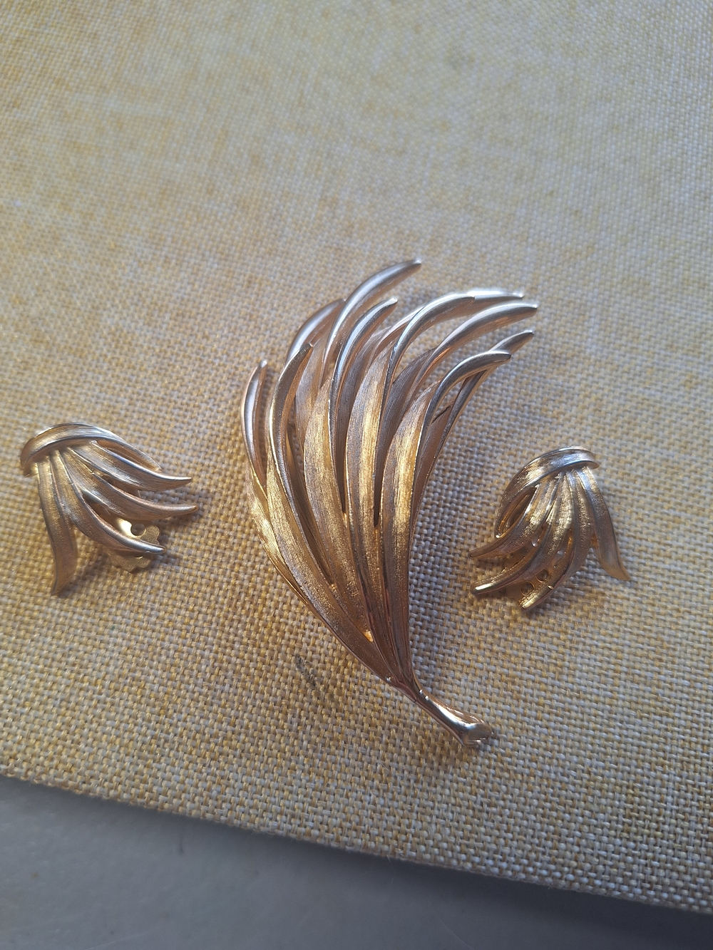 Gold-Tone Leaf Brooch and Earrings Set - Unbranded